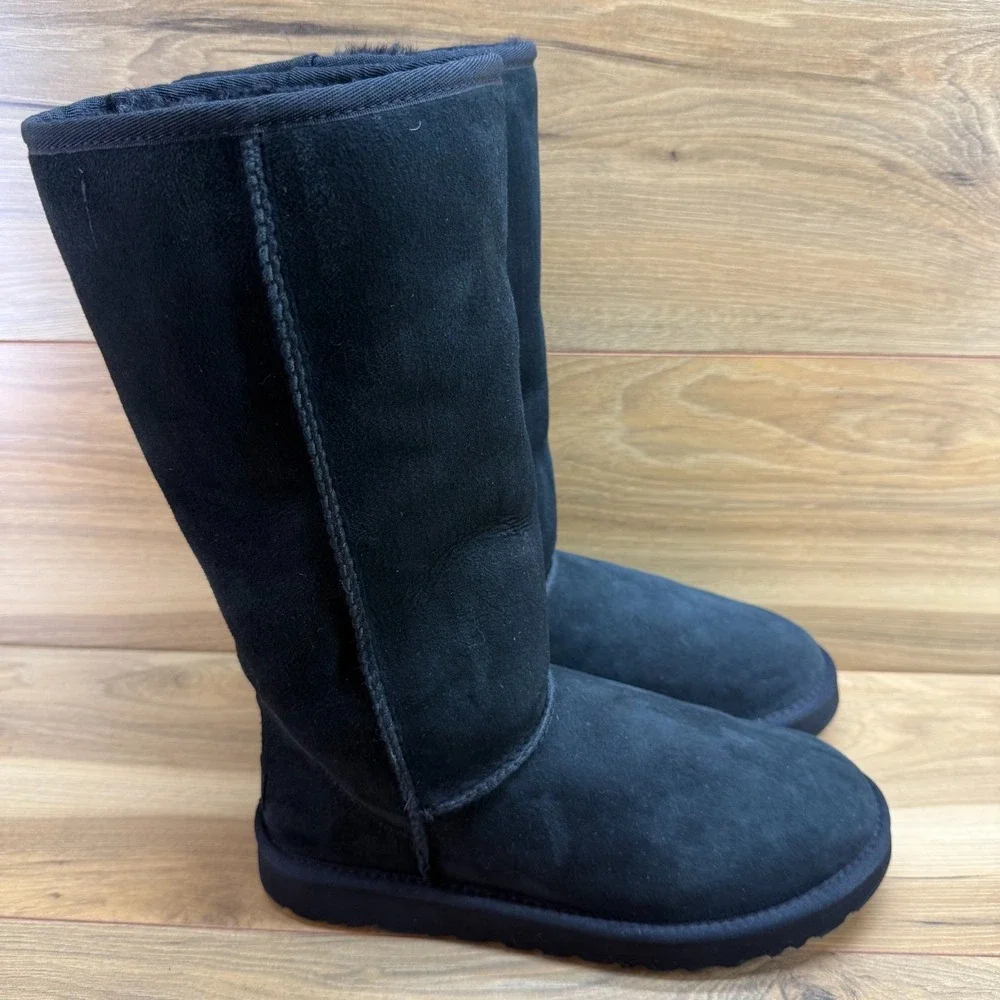 UGG Classic Tall II Black Suede Boots Womens 9 Shearling Fur Cozy Cottagecore